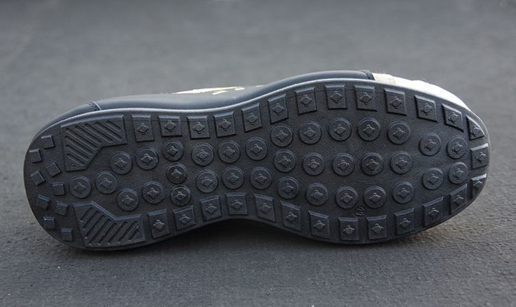 Men's running sports shoes, new men's shoes, leather surface travel shoes, trendy and fashionable shoes, comfortable and casual