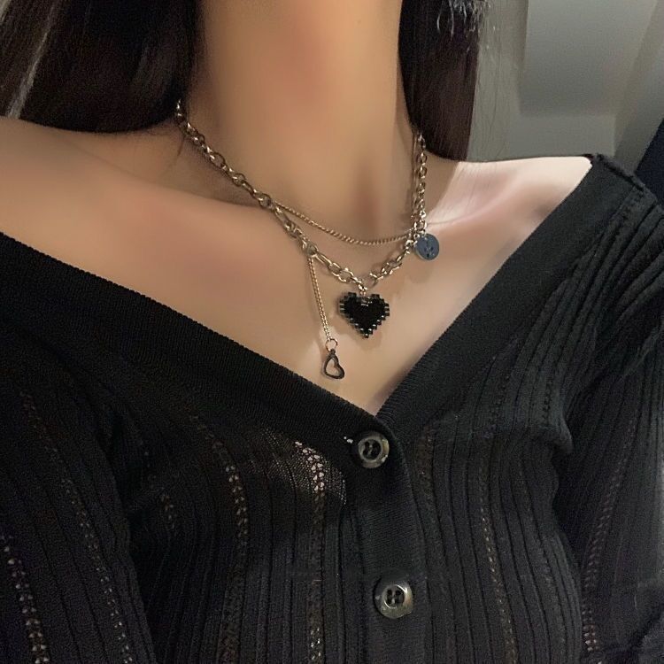 Titanium Steel Does Not Fade Black Love Necklace Ladies Summer Ins Hip-Hop Niche Design Decorative Pendant Collarbone Chain