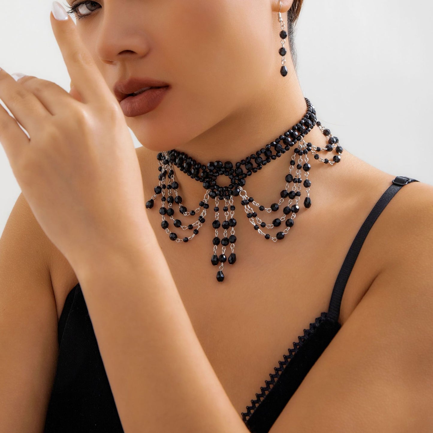 Gothic style beaded woven crystal choker set, female personality, dark tassel collar accessory
