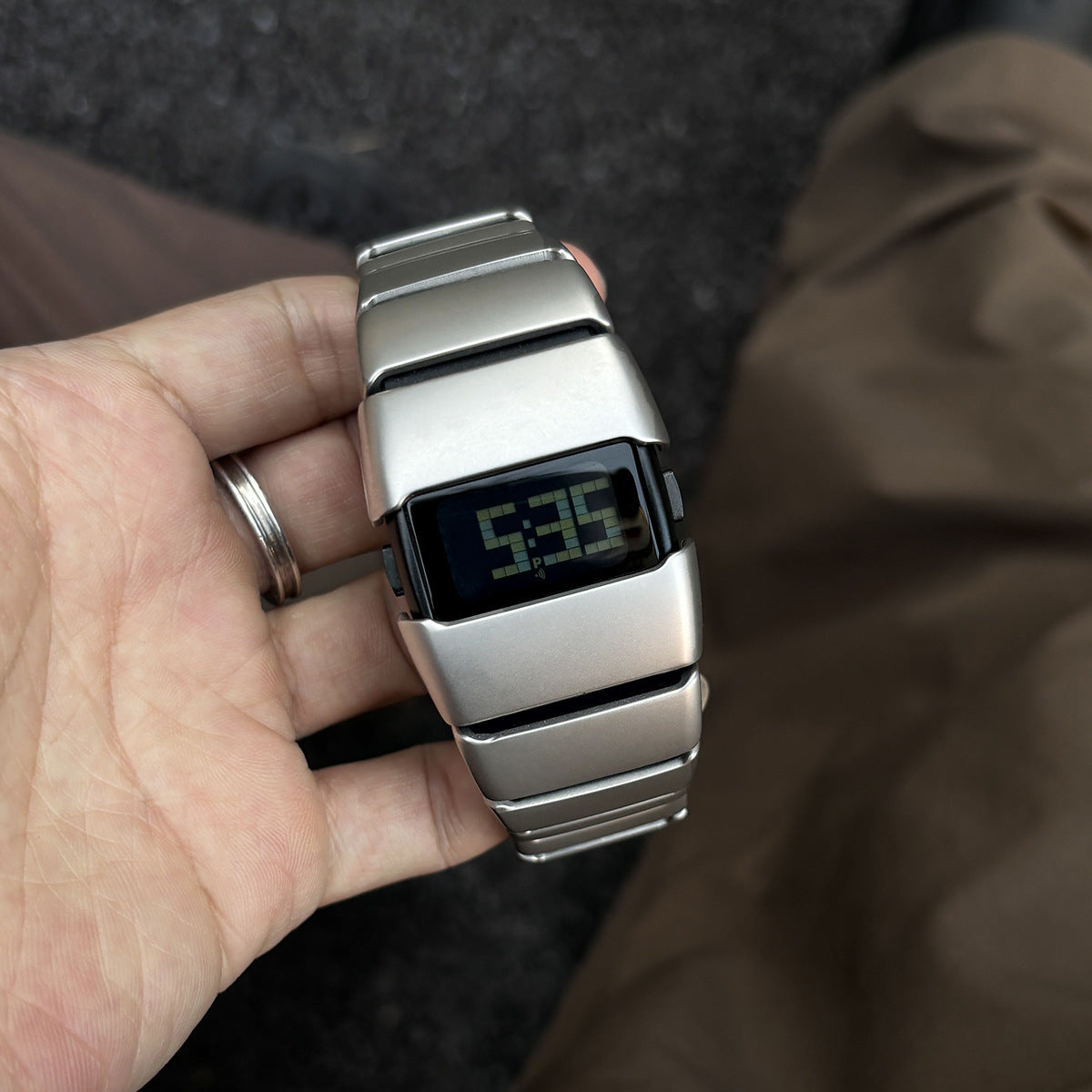 Y2K Millennium Alien Middle Ancient Original Design Watch Men's And Women's American Fashion Vintage Niche Cross-border Watch