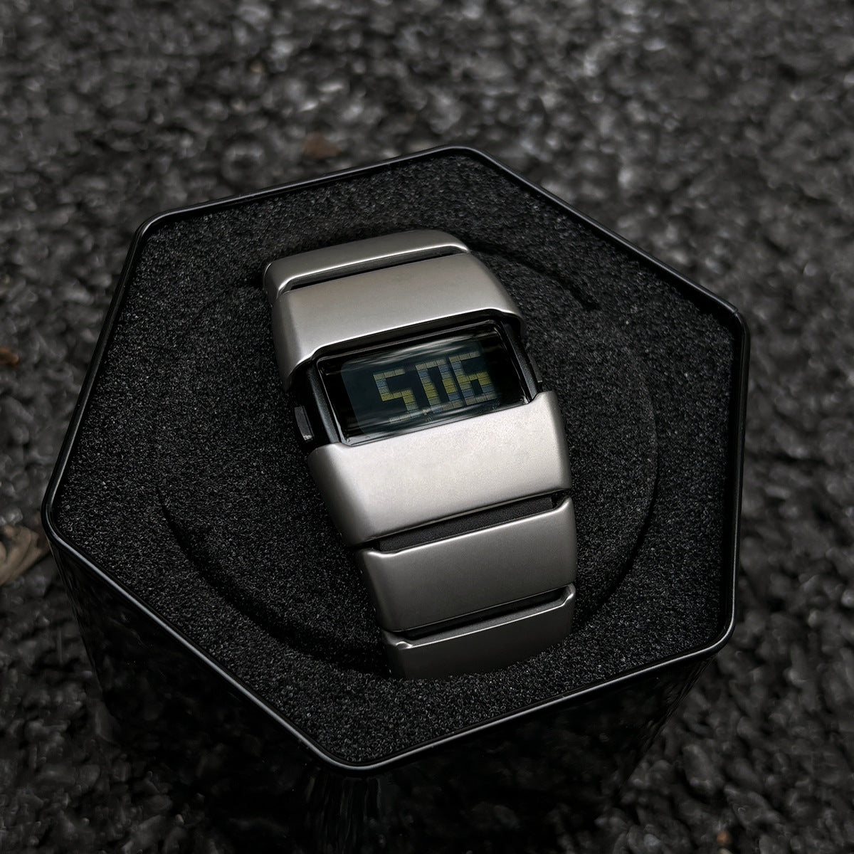 Y2K Millennium Alien Middle Ancient Original Design Watch Men's And Women's American Fashion Vintage Niche Cross-border Watch