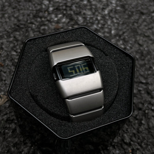 Y2K Millennium Alien Middle Ancient Original Design Watch Men's And Women's American Fashion Vintage Niche Cross-border Watch