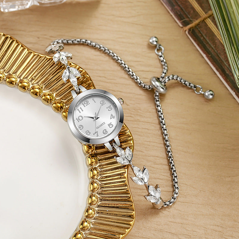 Fashion Elegant Watch Women's Trendy Simple Elegant Ins Style Clover Bracelet Women's Watch Diamond Watch Pull-out Bracelet