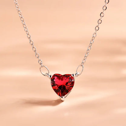 Exquisite Red Heart Pendant Necklace Cubic Zirconia Crystal Chain Necklace for Women Short Necklace Charm Jewelry Gifts