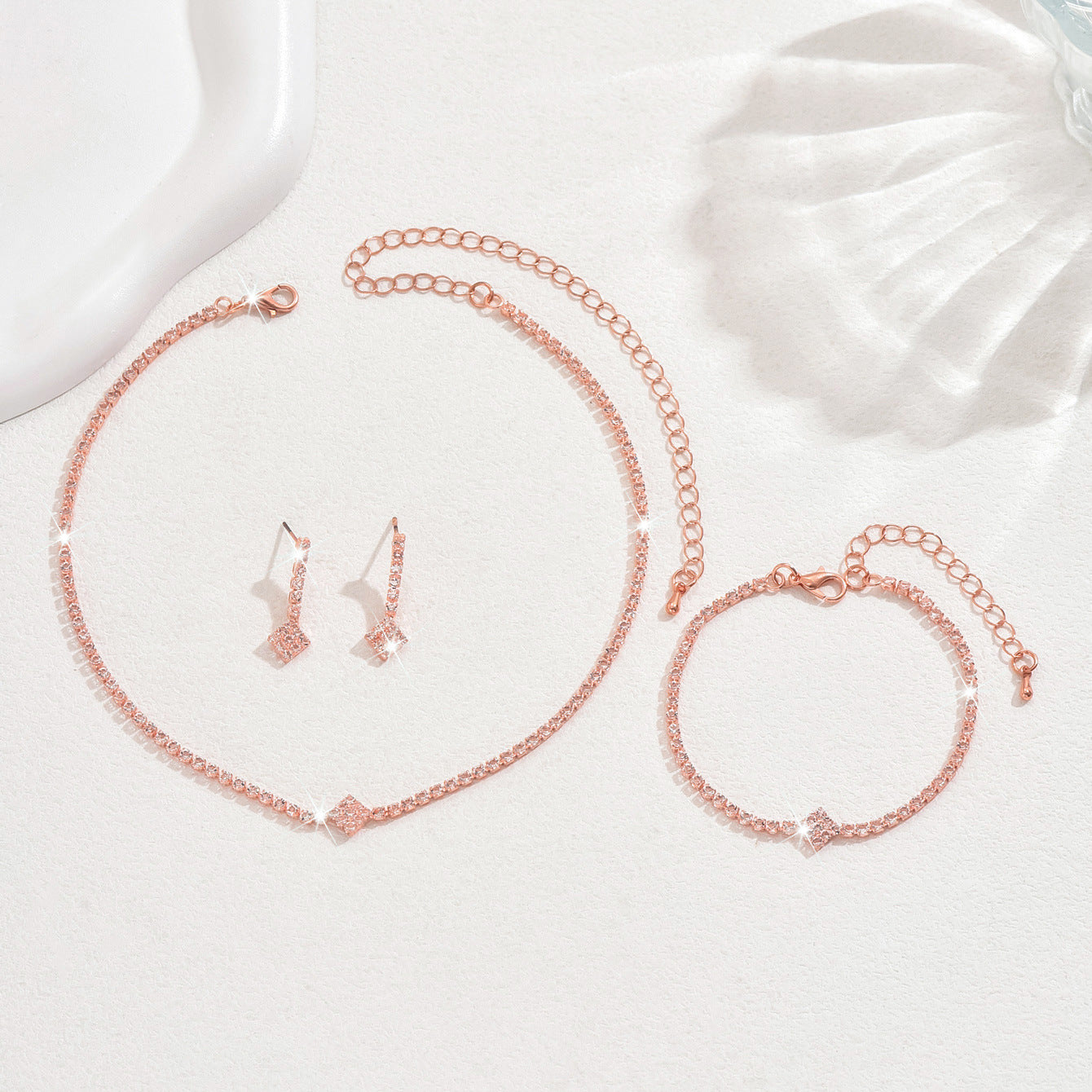 Fashion New Ins Niche Fashion Personality High-grade Versatile Claw Chain Necklace Stud Earrings Bracelet Three-piece Set