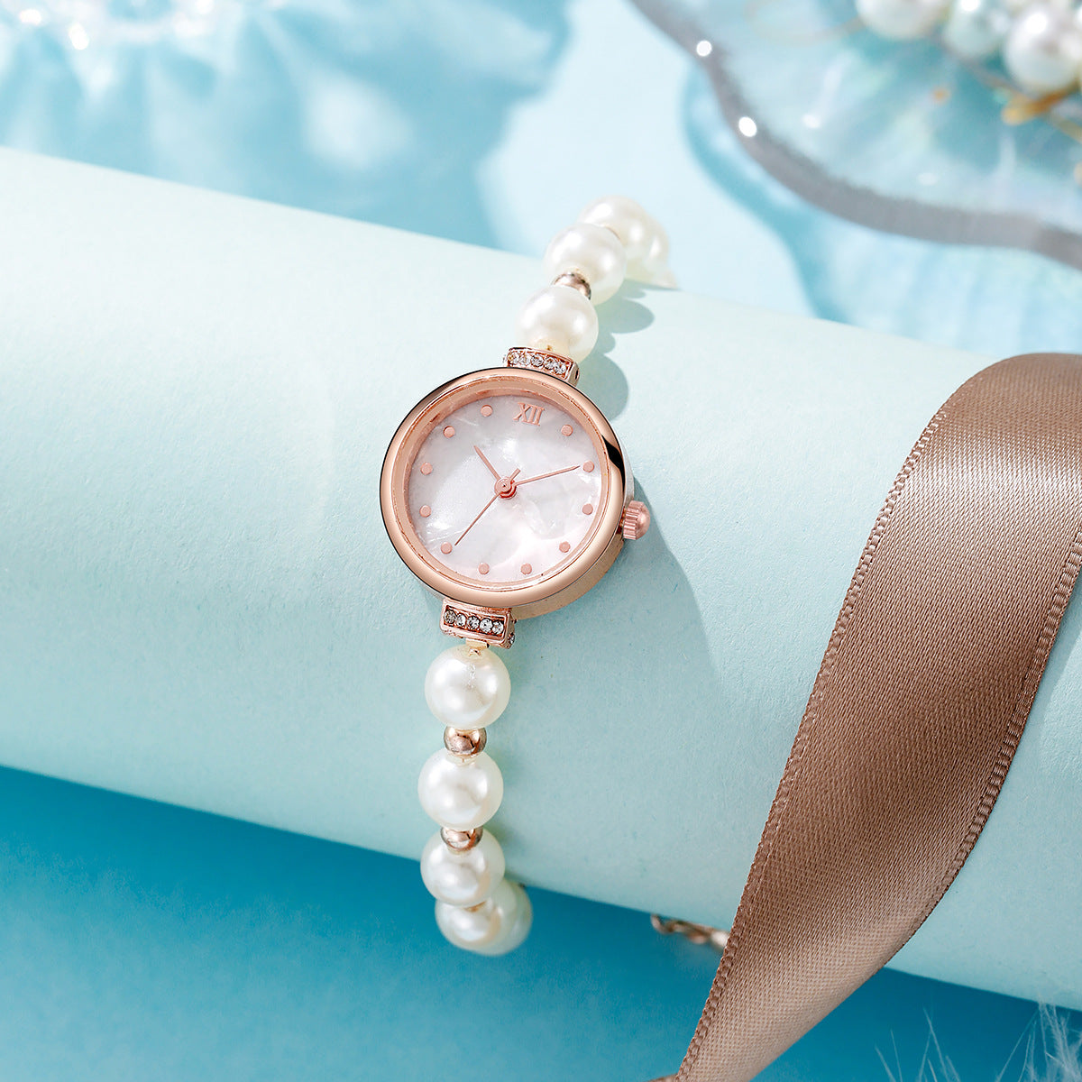 New Fashion Pearl Thin Belt Fritillary Round Women's Watch Free Adjustment Bracelet Watch Women's Quartz Watch