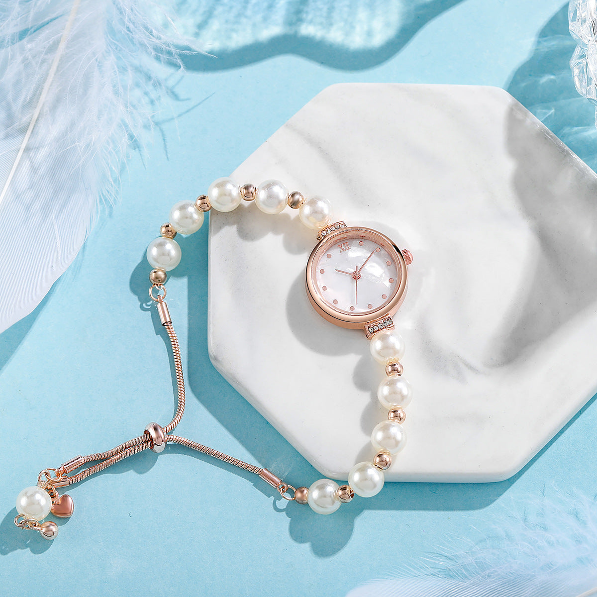 New Fashion Pearl Thin Belt Fritillary Round Women's Watch Free Adjustment Bracelet Watch Women's Quartz Watch